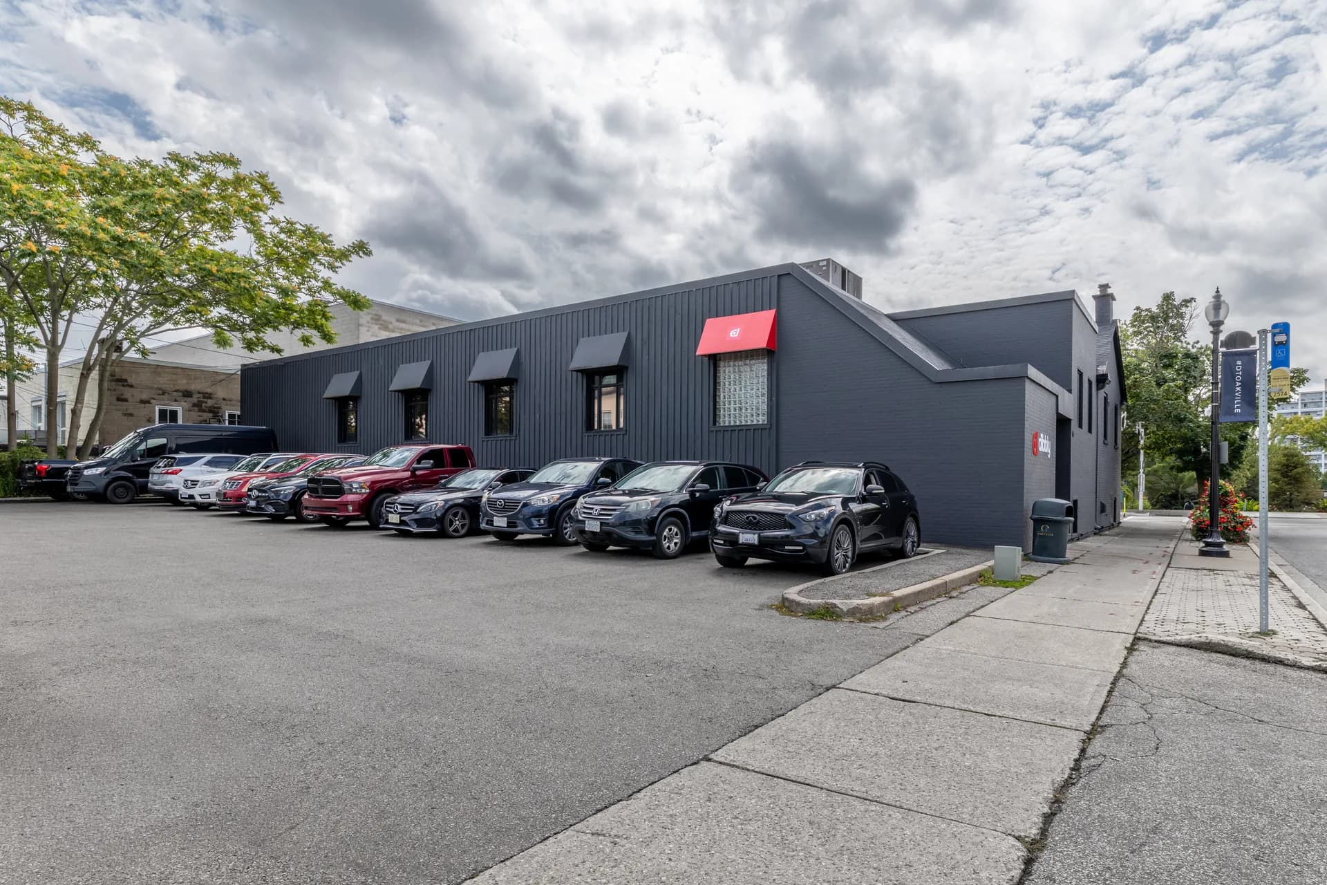 Dibbly Workspace — 136 Church Street, Downtown Oakville